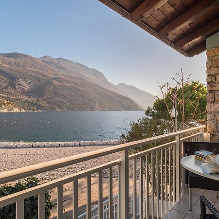 Casa Toblini Al Lago On The Beach Torbole Sul Garda Exterior photo