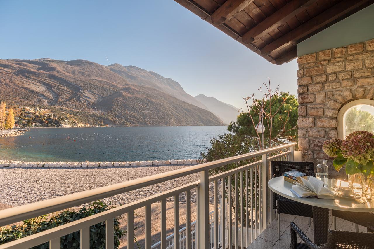 Casa Toblini Al Lago On The Beach Torbole Sul Garda Exterior photo