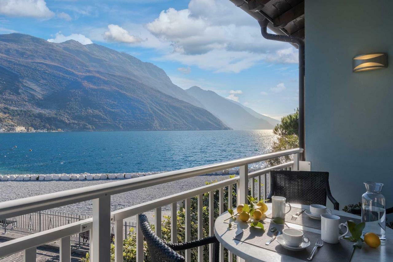 Casa Toblini Al Lago On The Beach Torbole Sul Garda Exterior photo